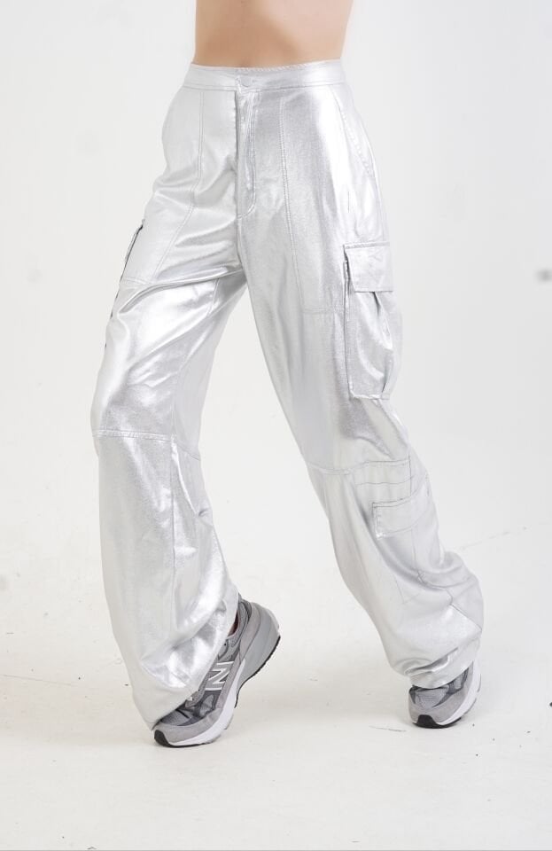 Gümüş Kargo Cep Parlak Pantolon