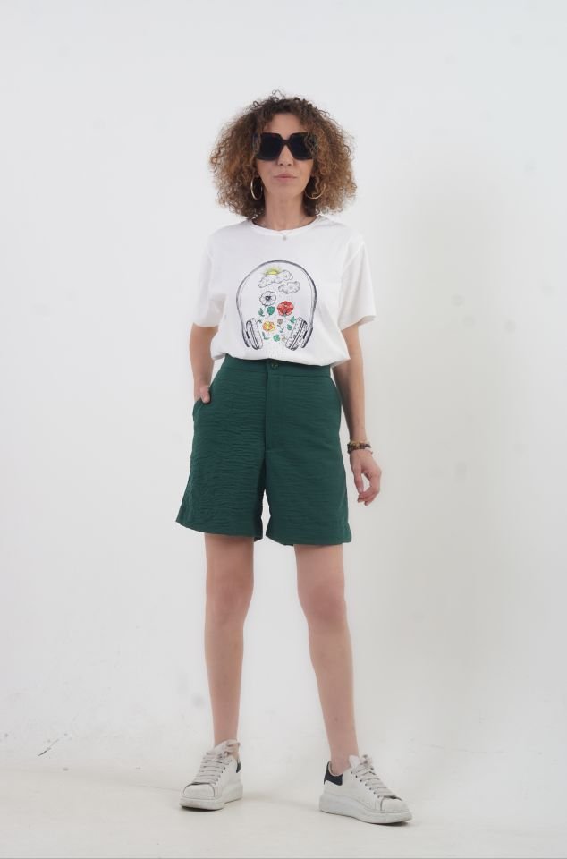 Ekru Taşlı Çiçek Ve Kulaklık Baskılı Tshirt