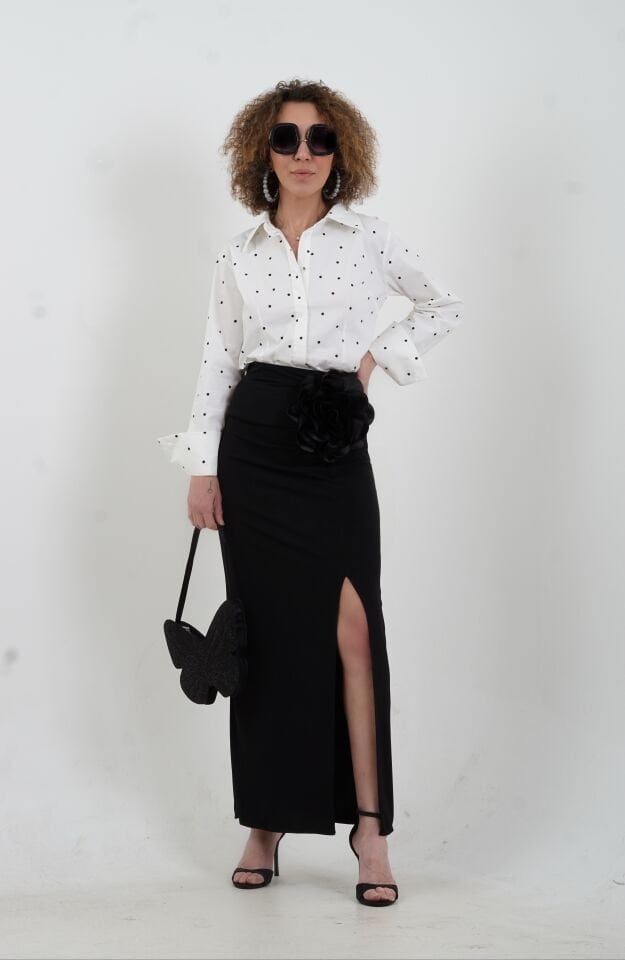 Siyah Çiçek Aksesuarlı Etek