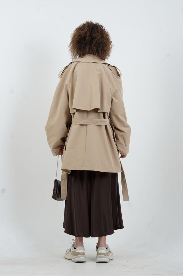 Bej Kuşaklı Kısa Trençkot
