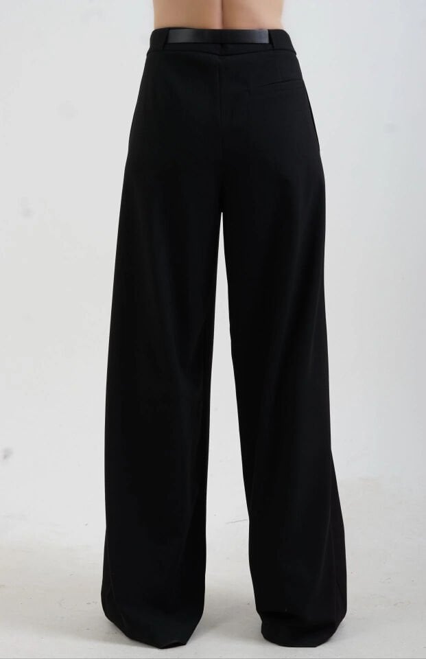 Siyah Pileli Geniş Paça Pantolon