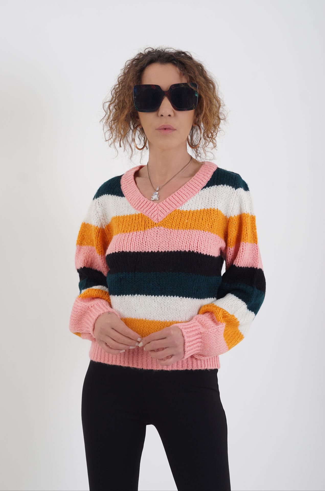 Pinky V Yaka Çizgili Kazak