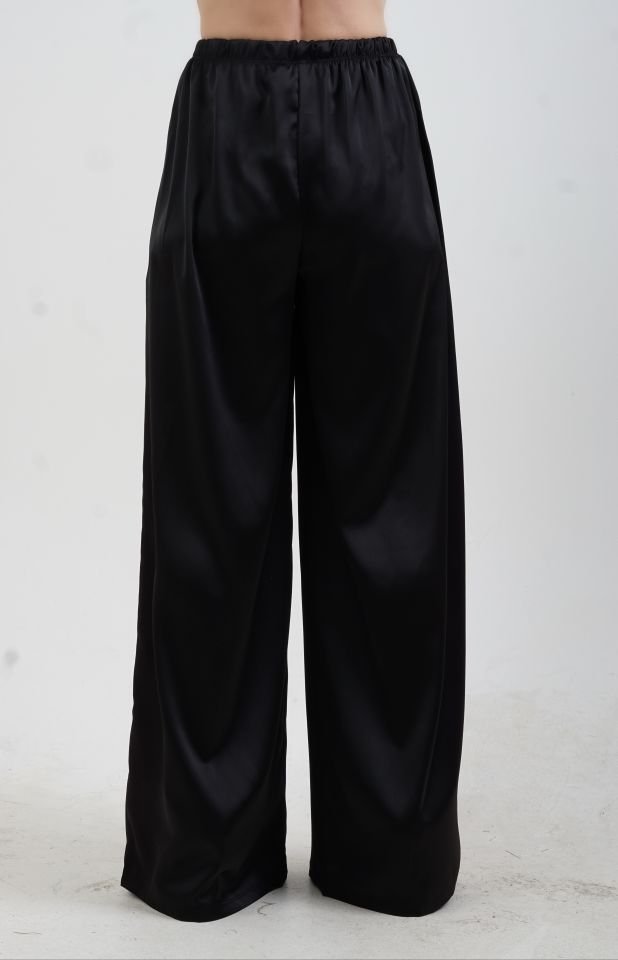 Siyah Bol Paça Saten Pantolon