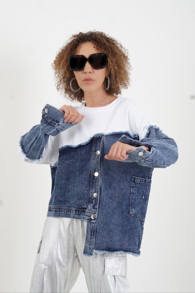 Ekru Denim Detaylı Asimetrik Sweat