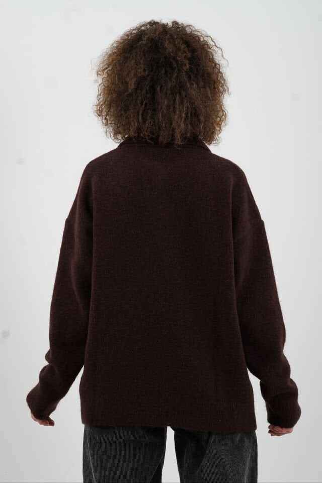 Kahve Polo Yaka Nakışlı Kazak