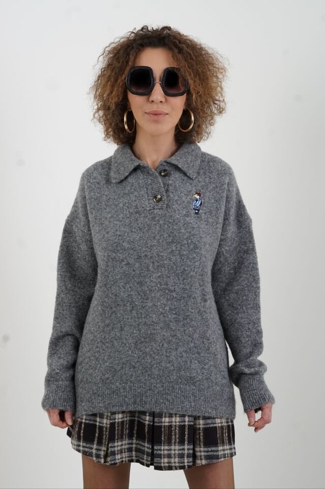 Gri Polo Yaka Nakışlı Kazak