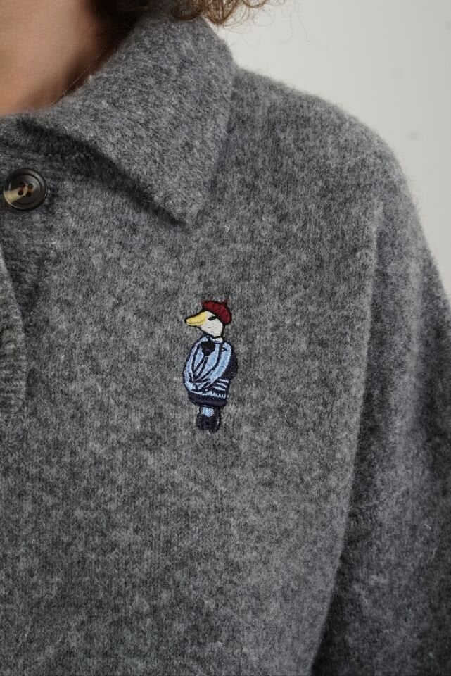 Gri Polo Yaka Nakışlı Kazak