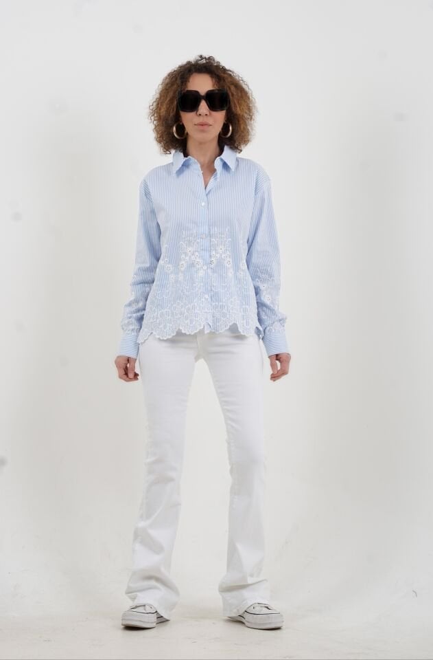 Mavi Nakışlı Çizgili Gömlek