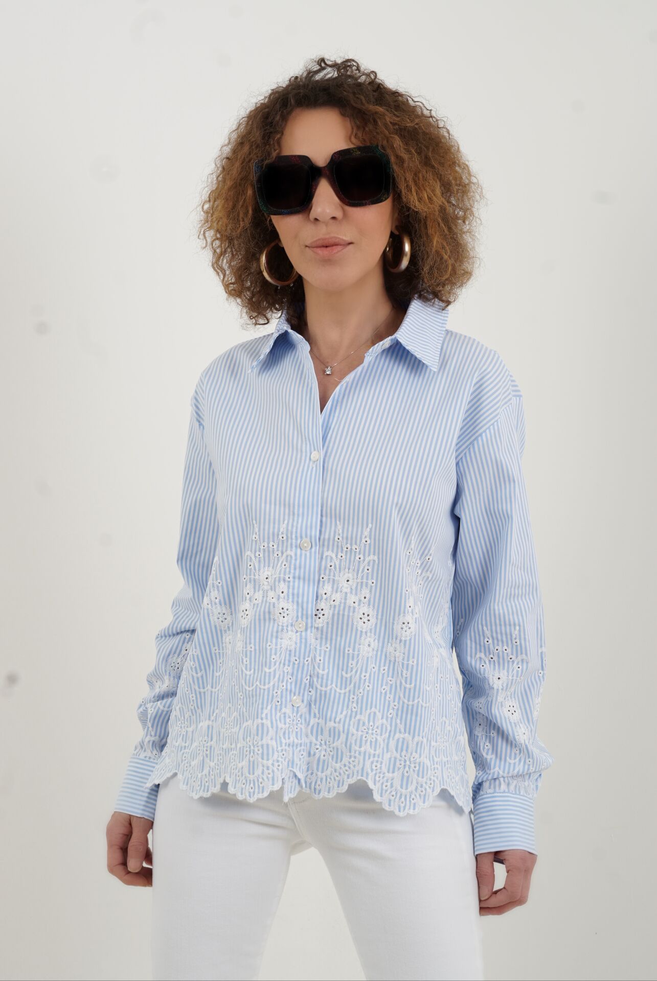 Mavi Nakışlı Çizgili Gömlek