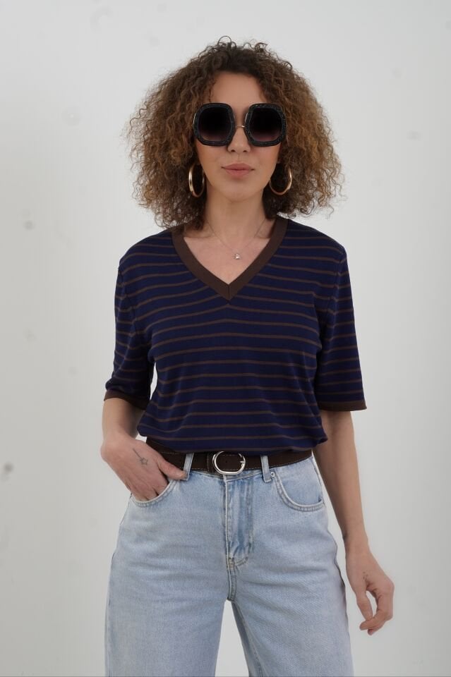 Kahve Lacivert V Yaka İnce Çizgili Kısa Kol Kazak