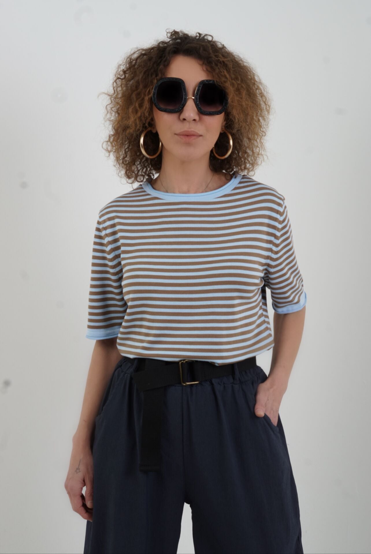 Bebe Mavi Koyu Camel Bisiklet Yaka İnce Çizgili Kısa Kol Kazak