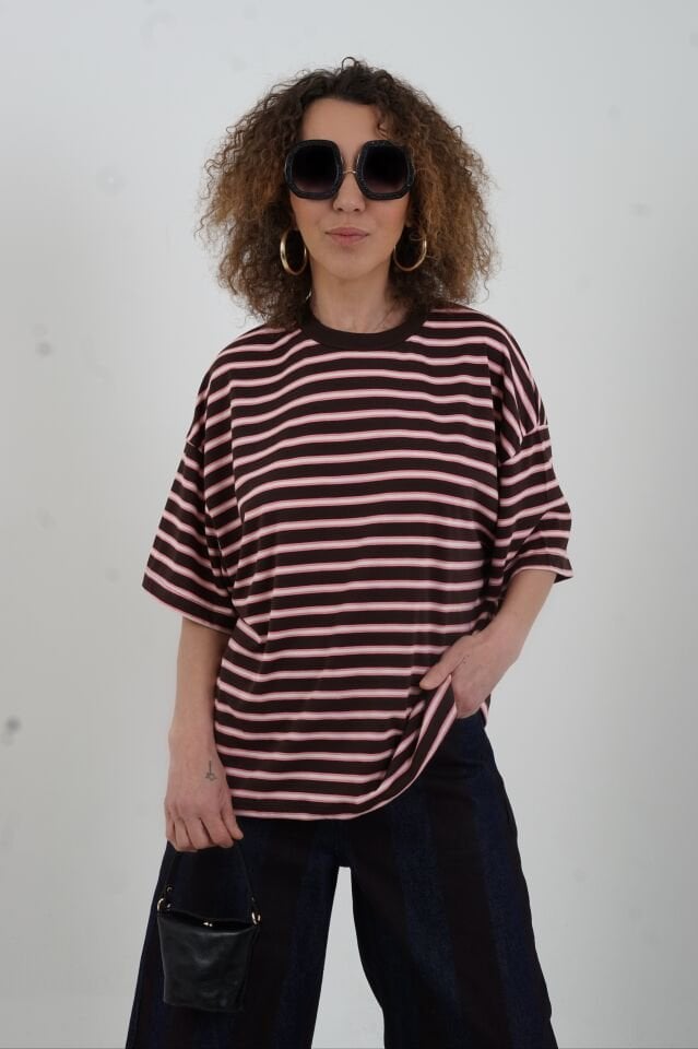 Kahve O Yaka Çizgili Tshirt
