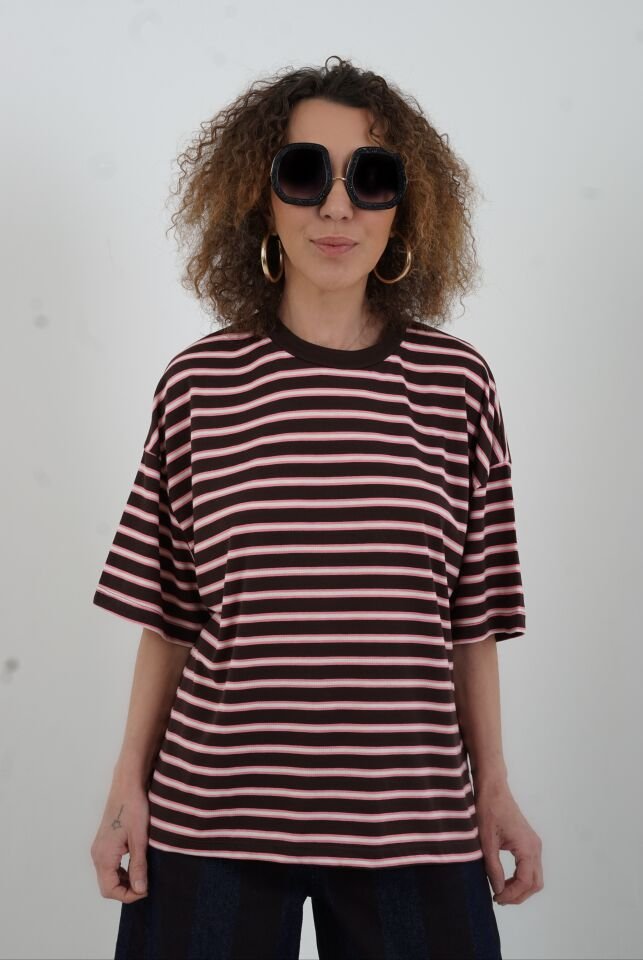 Kahve O Yaka Çizgili Tshirt