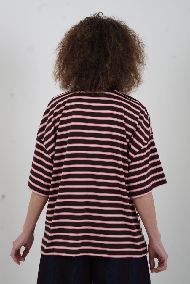 Kahve O Yaka Çizgili Tshirt