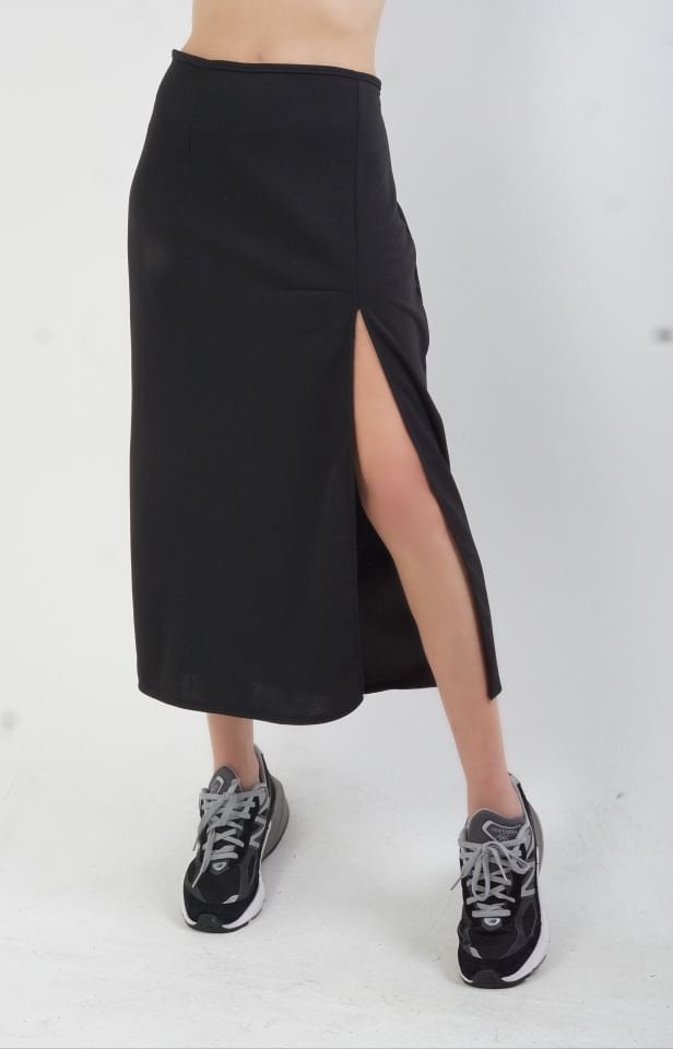 Siyah Derin Yırtmaçlı Etek