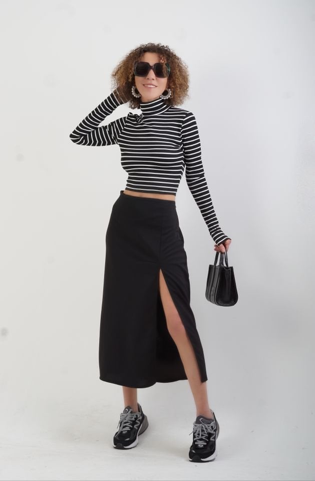 Siyah Derin Yırtmaçlı Etek