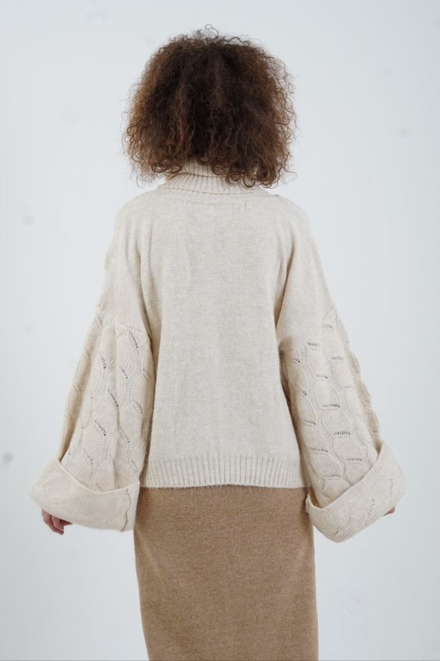 Krem Balıkçı Yaka Geniş Kol Kazak