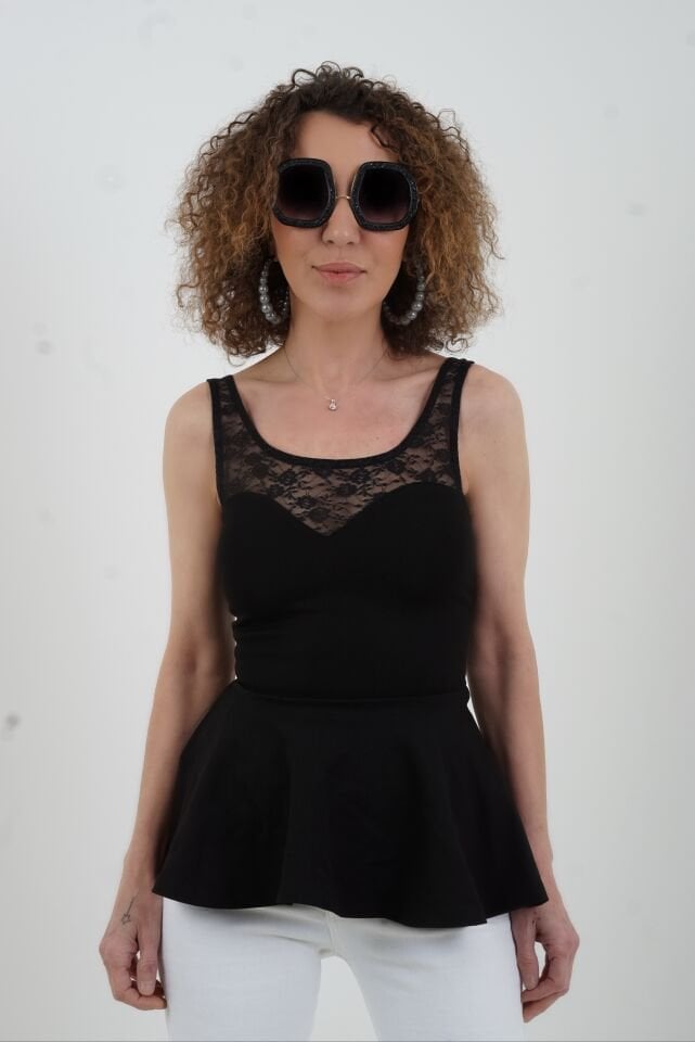 Dantel Detaylı Kalın Askılı Peplum Bluz