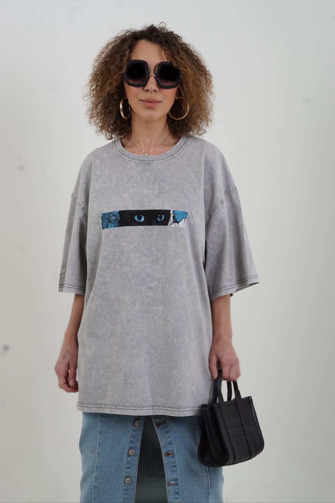 Gri Kedi Göz Baskılı Soluk Efektli Oversize Tshirt
