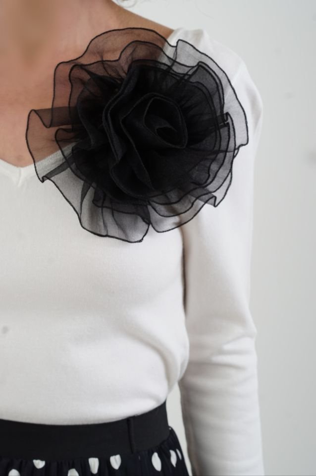 Siyah Organza Çiçek Broş