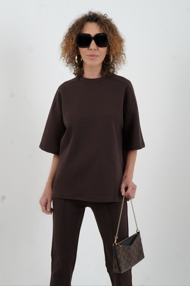 Kahve Kısa Kollu Oversize Tshirt Dikiş Detaylı Pantolon Takım