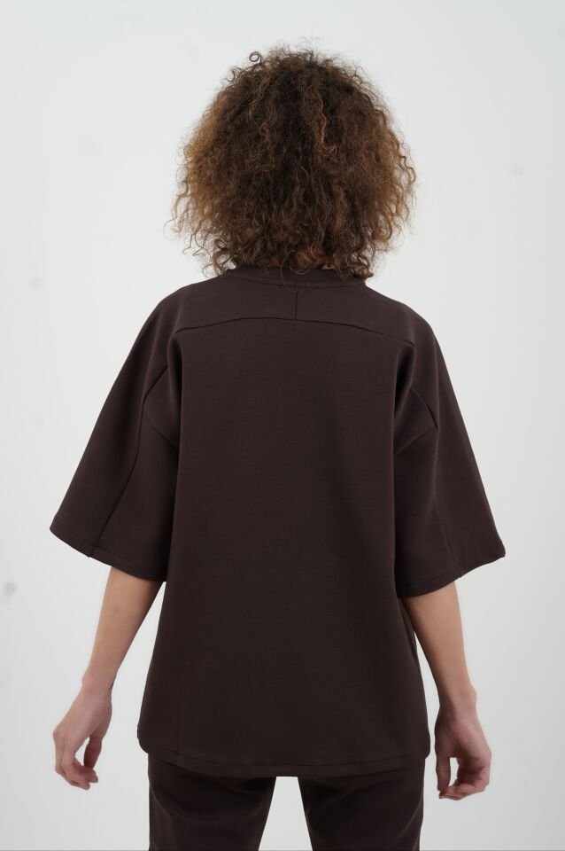Kahve Kısa Kollu Oversize Tshirt Dikiş Detaylı Pantolon Takım