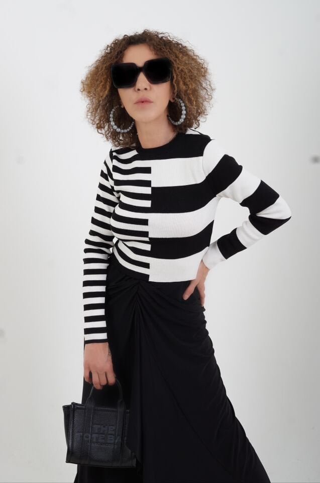 Siyah Mix Çizgili Crop Kazak