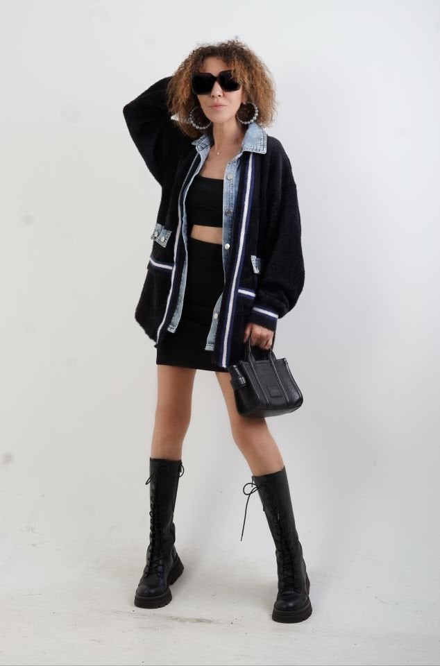 Siyah Denim Detaylı Yumoş Triko Ceket