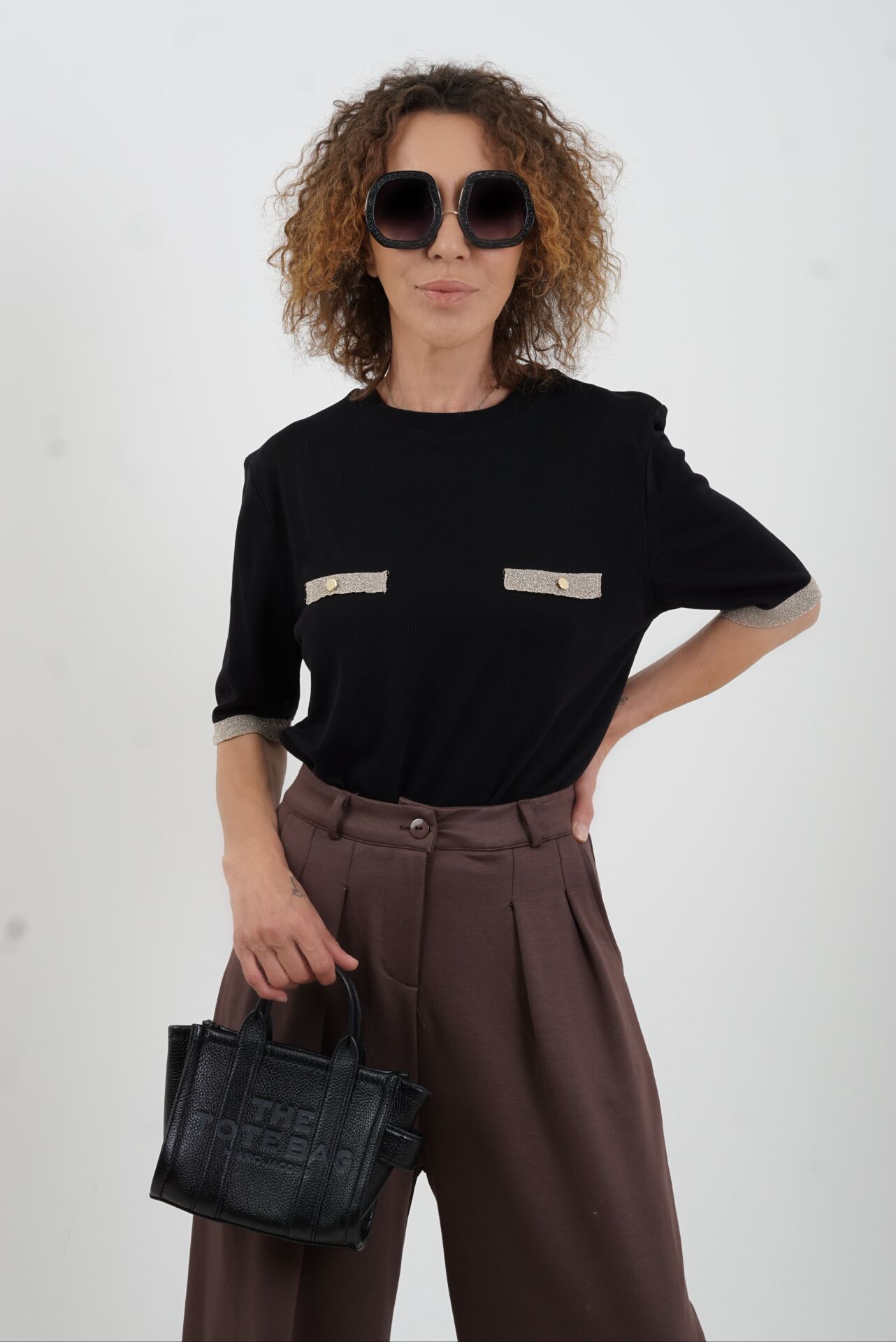 Siyah Simli Flato Cepli Kısa Kol Kazak