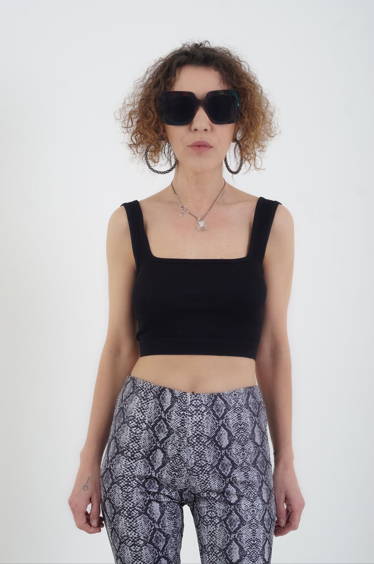 Siyah Askılı Crop Top