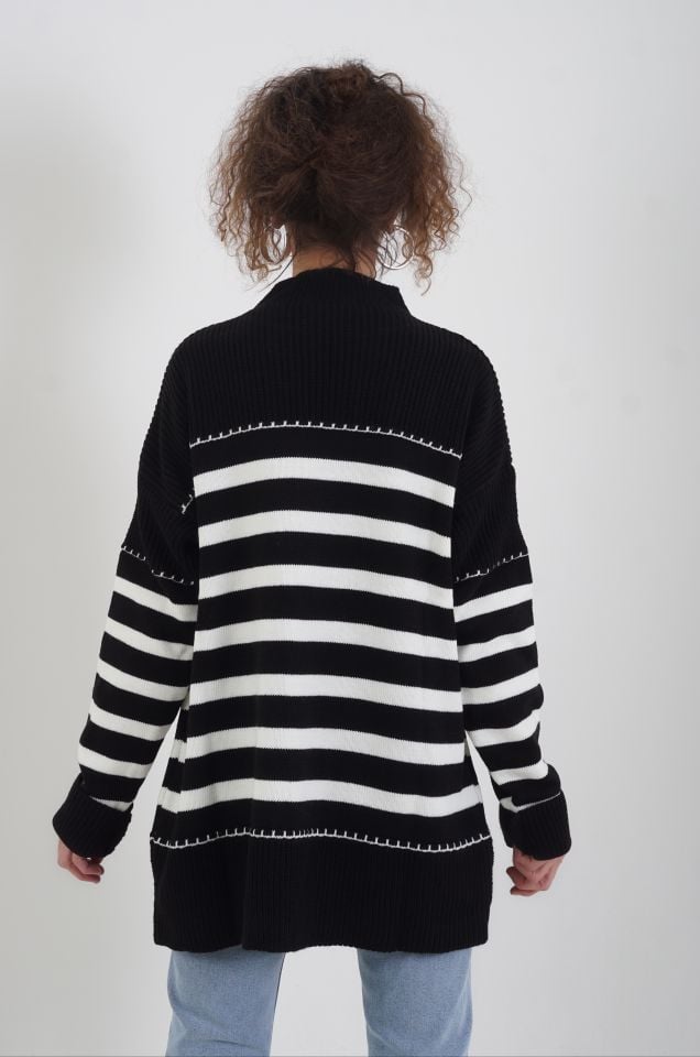 Siyah Çizgili O Yaka Oversize Kazak