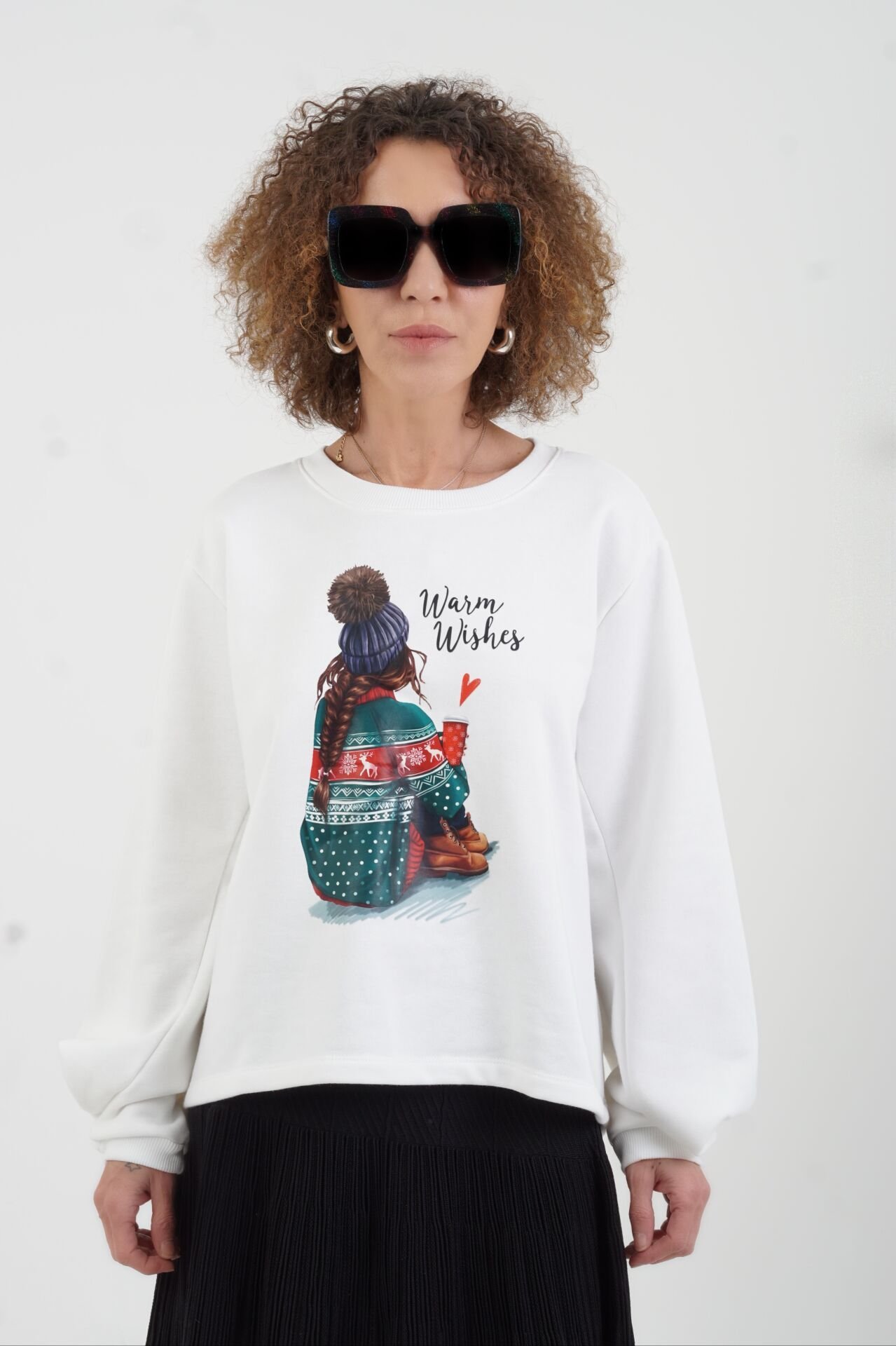Ekru Warm Wishes Baskılı New Year Sweatshirt