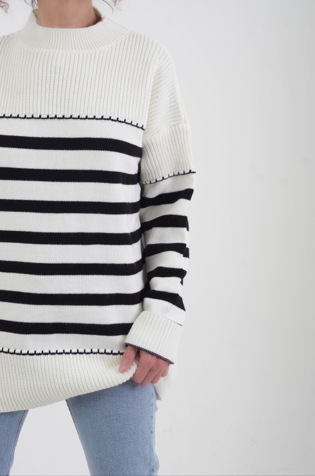 Ekru Çizgili O Yaka Oversize Kazak