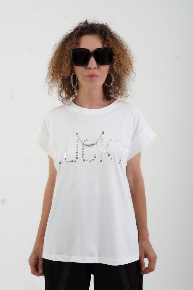 Gümüş Lucky Baskılı Aksesuar Detaylı Tshirt