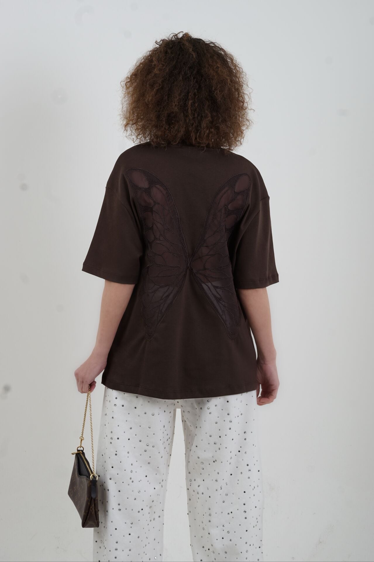 Kahve Arkası Kelebek Nakışlı Tshirt