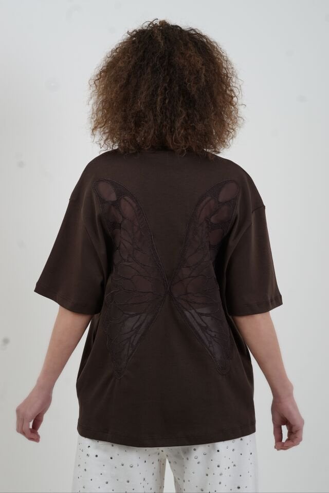 Kahve Arkası Kelebek Nakışlı Tshirt