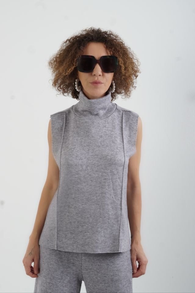 Gri Triko Görünümlü Örme Pantolon Kolsuz Bluz Takım