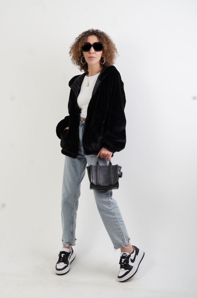 Siyah Kapüşonlu Suni Kürk Mont