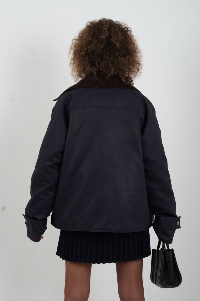 Lacivert Kadife Yaka İçi Ekose Kapitone Ceket