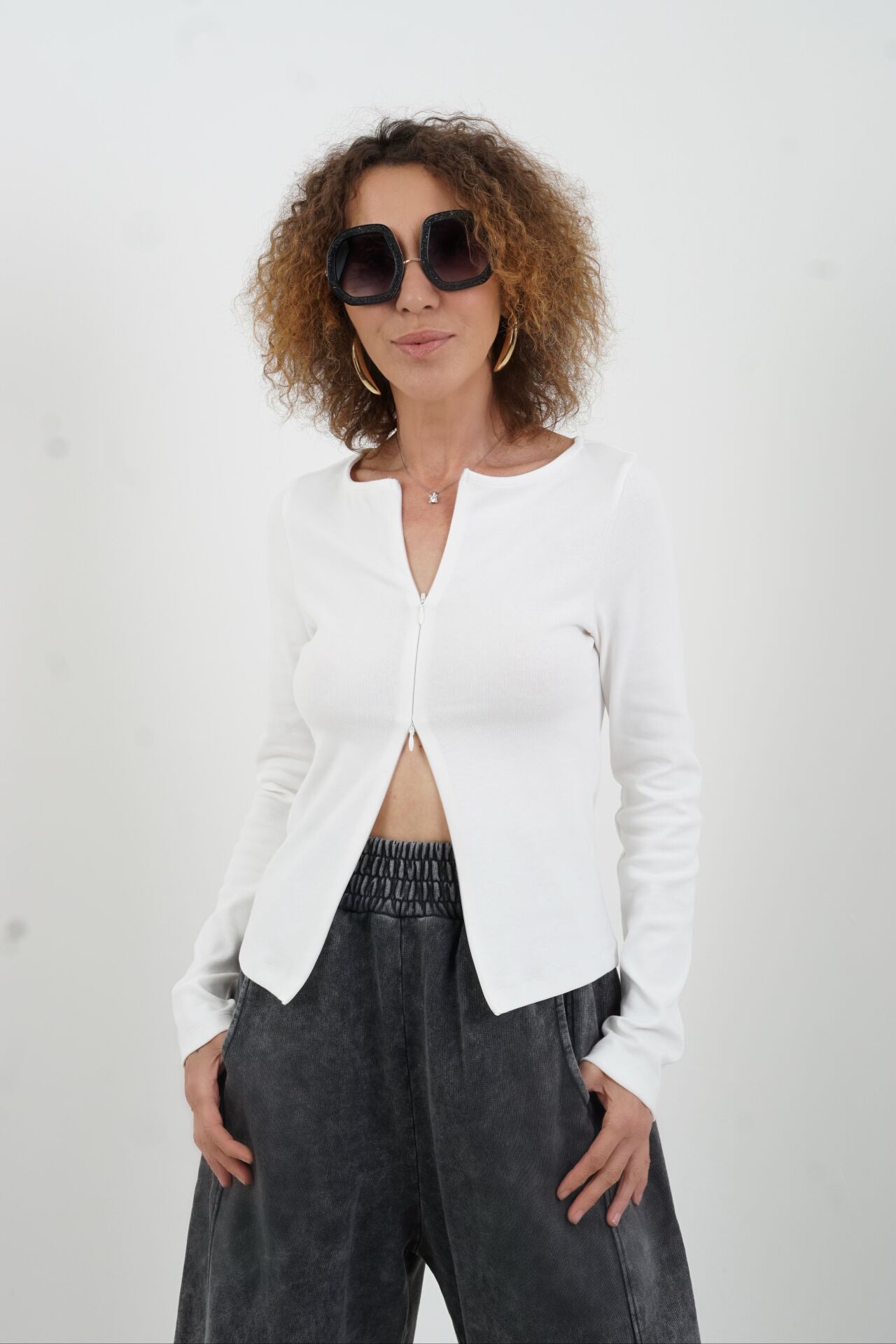 Ekru Fermuar Detaylı Uzun Kollu Bluz