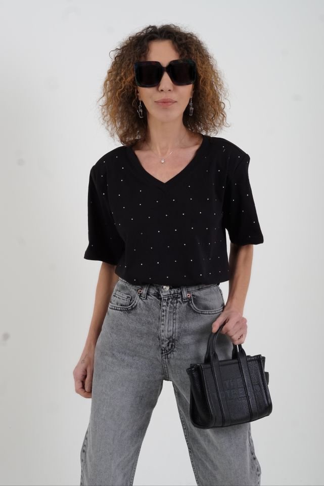 Siyah V Yaka Taşlı Vatkalı Tshirt