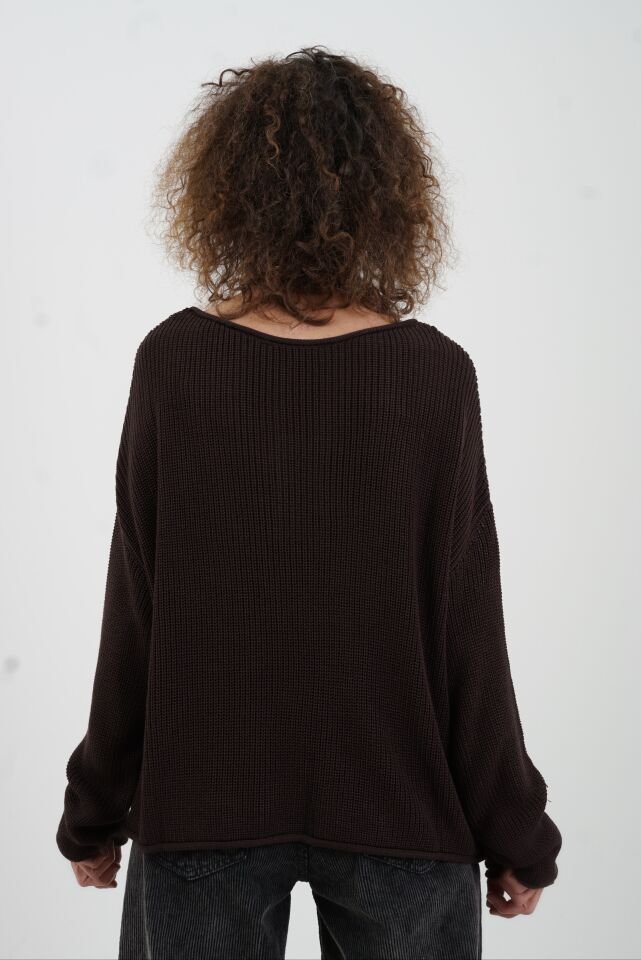 Koyu Kahve  Kayık Yaka Basic Triko Kazak