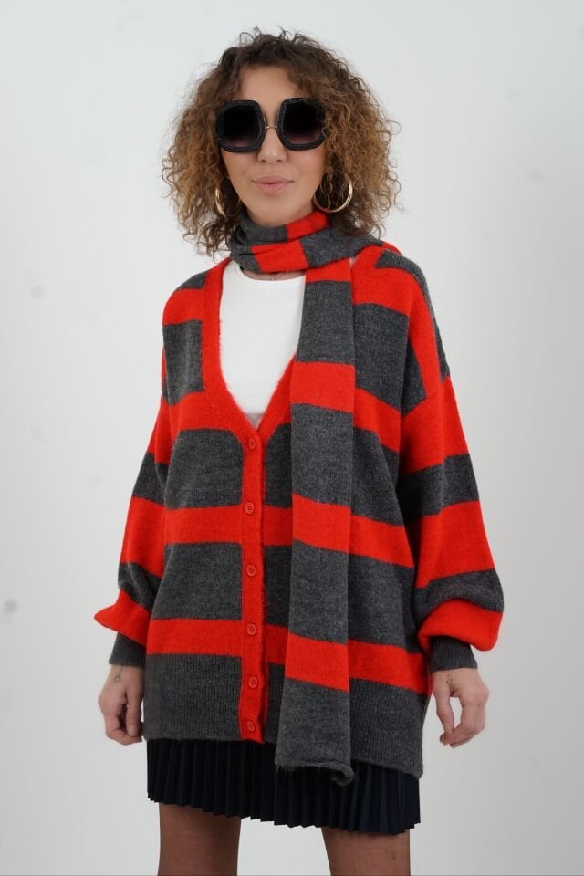 Füme Kırmızı Çizgili Atkı Detaylı Hırka