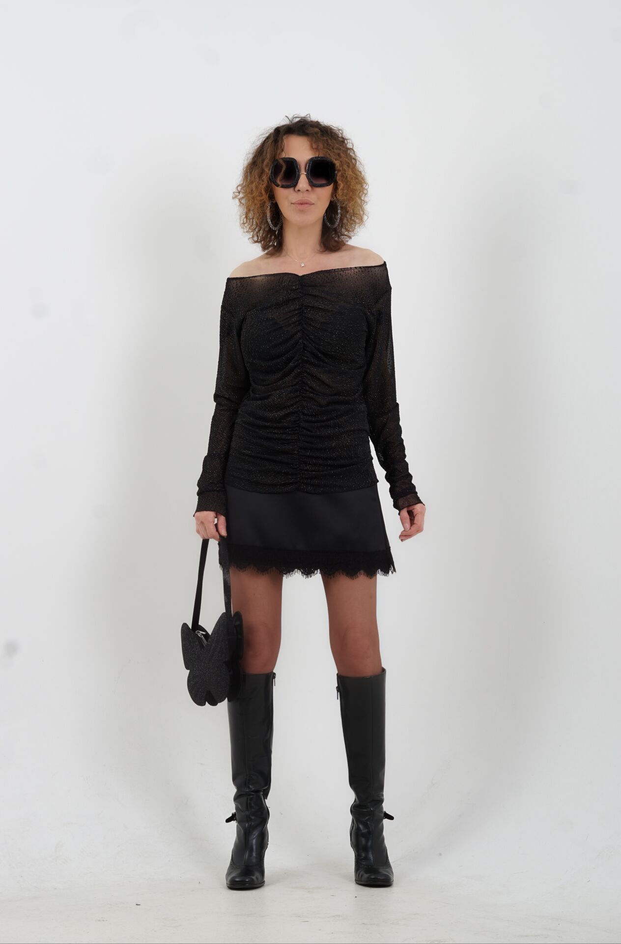 Siyah Dantel Detaylı Saten Mini Etek