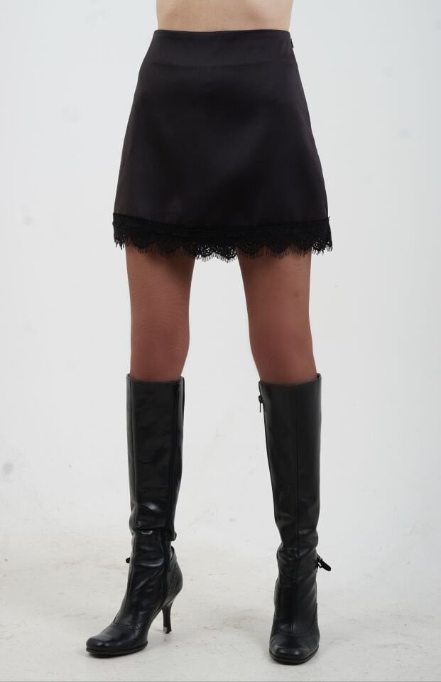 Acı Kahve Dantel Detaylı Saten Mini Etek