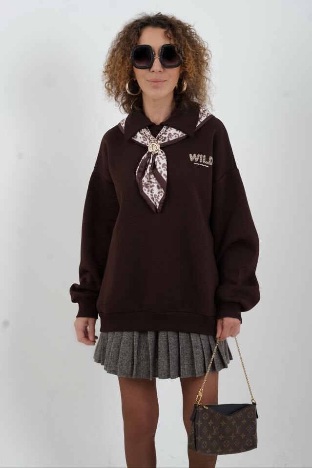 Kahve Fularlı Baskılı Polo Yaka Sweatshirt