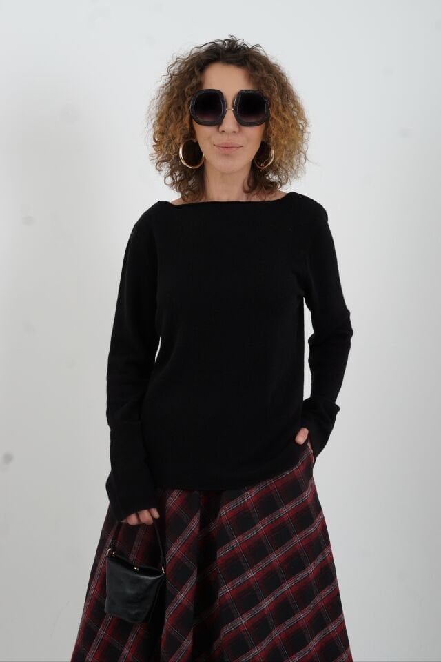 Siyah %100  Kaşmir Kayık Yaka Kazak