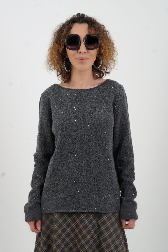 Füme Kayık Yaka Pullu Simli Triko Kazak