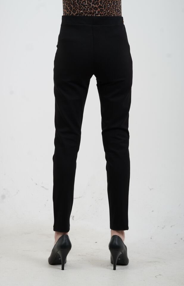 Siyah Çıt Çıt Detaylı Toparlayıcı Tayt