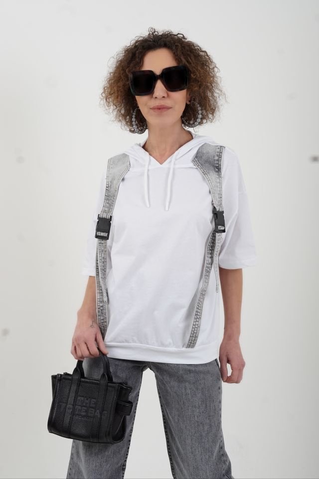 Beyaz Denim Askı ve Toka Detay Kapüşonlu Tshirt